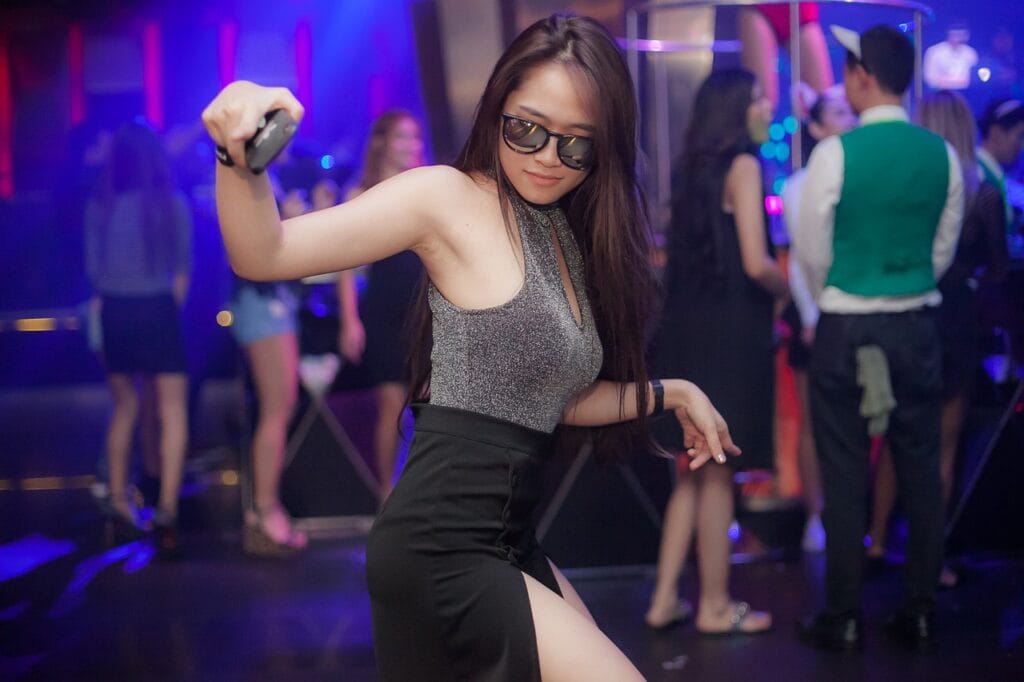 lady-3492751_1280 lady 3492751 1280