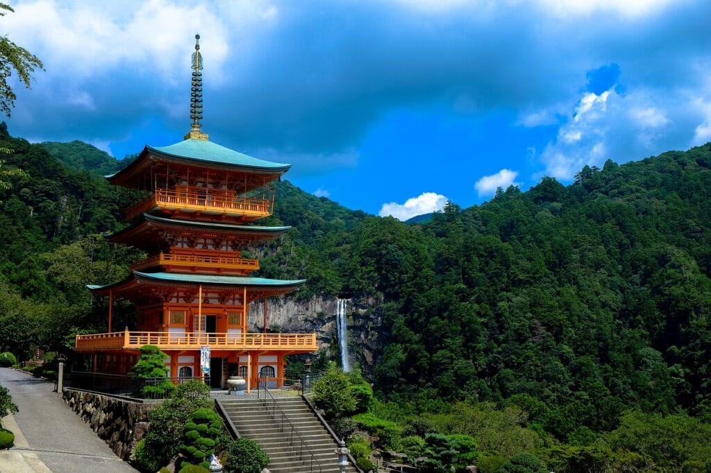 Japan Tourism: A Comprehensive Guide to Exploring the Land of the Rising Sun 1 temple 1841296 1280 1