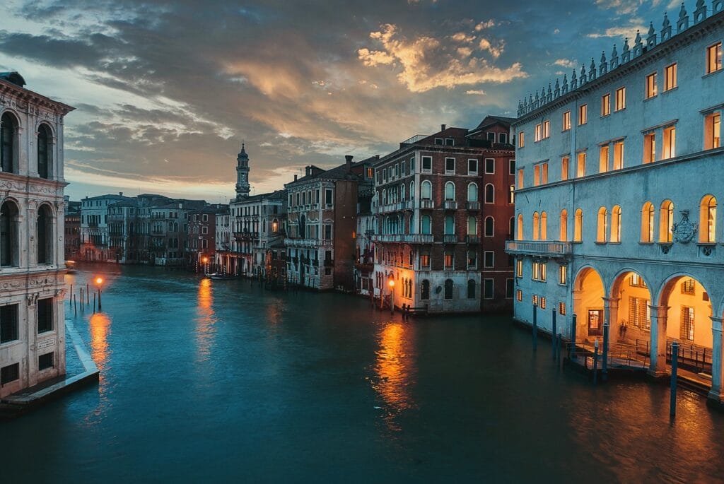 Best Off-Season Travel Destinations 1 canal 6519196 1280
