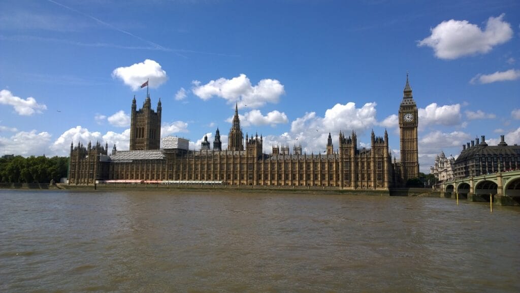 Exploring Life in the UK: A Comprehensive Guide 2 uk parliament 1203181 1280